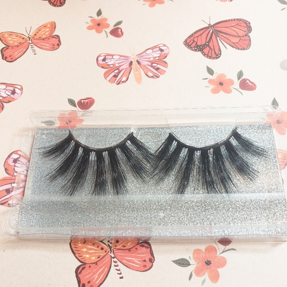 3D Mink Lashes - Picture 2 of 2